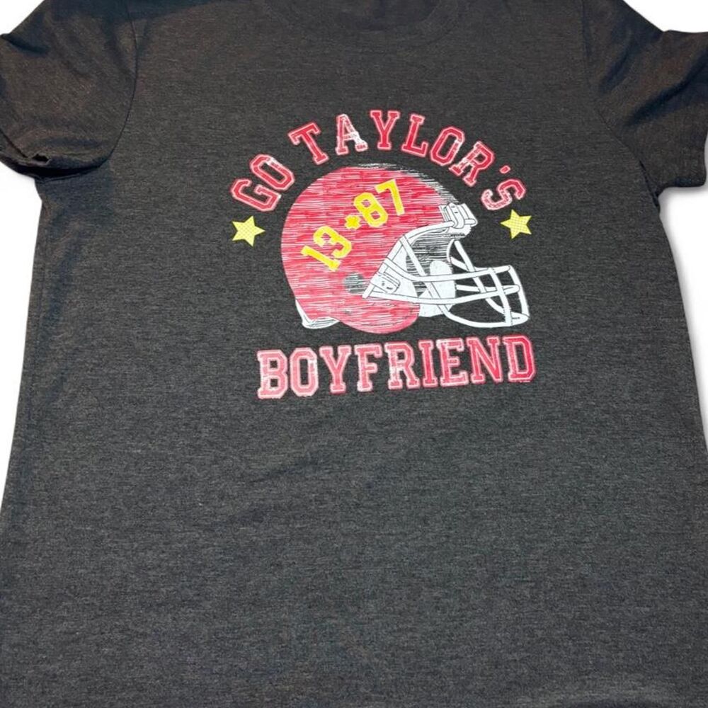 Taylor Swift “Go Taylor’s Boyfriend” Graphic T-Shirt – Football – Swiftie – Size